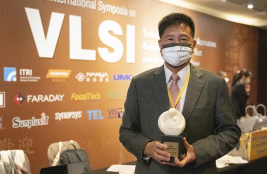 jinnian金年会光电董事长彭双浪荣获潘文渊文教基金会 ERSO Award