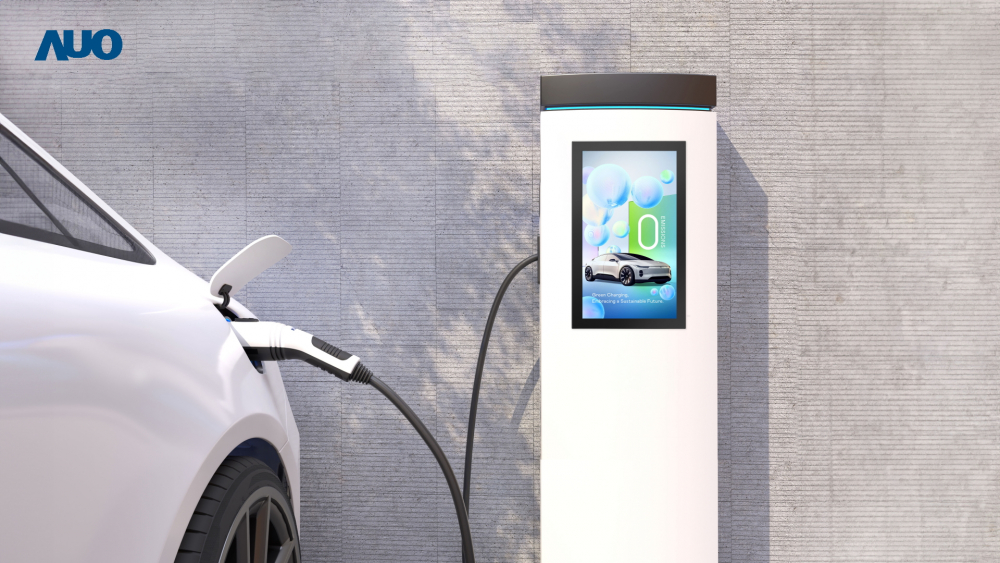 友達〝EVSE車用充電樁解決方案〞專為電動汽車充電樁設計，具有高亮度、克服戶外艱難環境的耐溫、耐紫外線等特性，並搭載散熱性及擴充性強的高效能工業電腦，可實現人機互動訴求，如資訊顯示、支付等應用