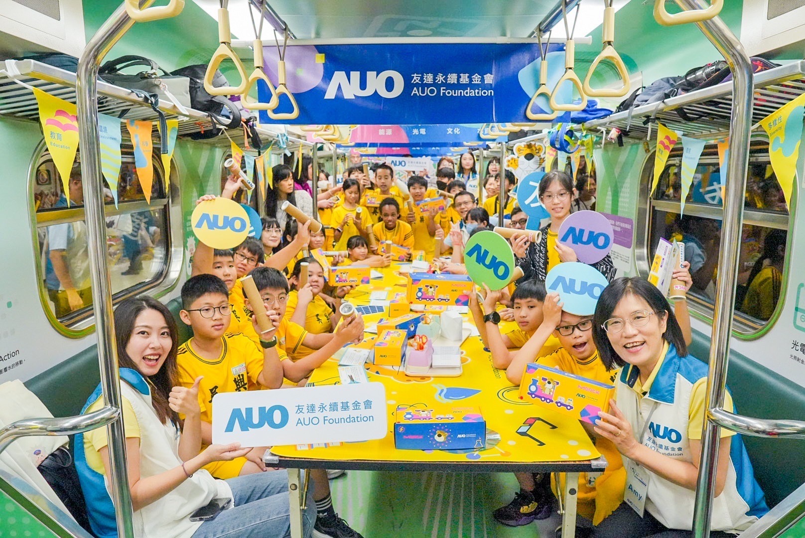 友達永續基金會響應國科會推動的「臺灣科普環島列車」正式啟航，透過「生活中的科學」車廂課程設計，展開為期6天巡迴全臺17個縣市、停靠32站的移動式科普之旅